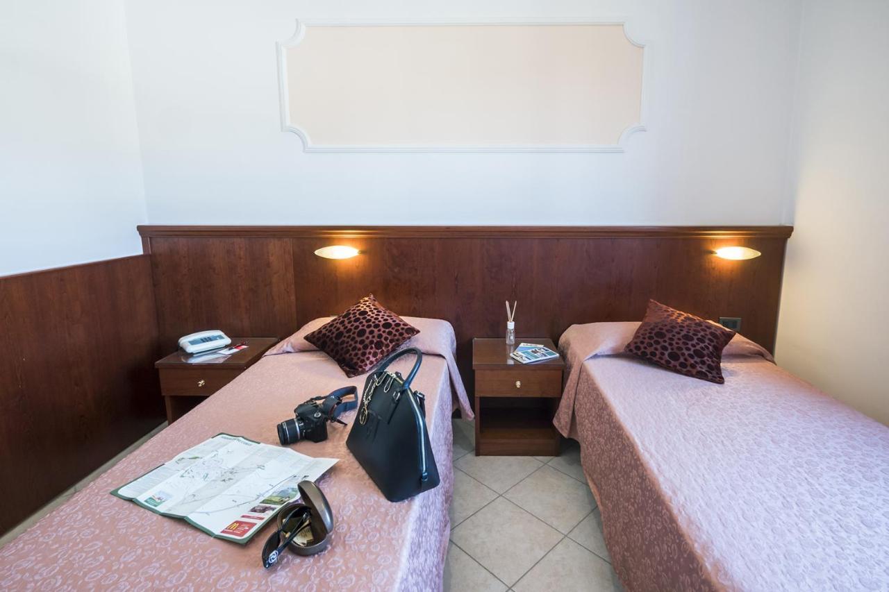 Grifone Hotel Perugia Exterior foto